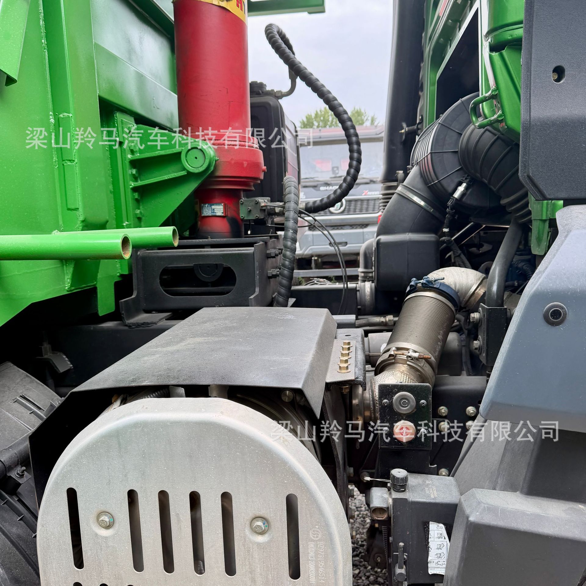 Cross-border medium-duty specialized work truck, Shaanxi Auto DeLong M3000S, front four-wheel drive, rear eight-wheel drive, dump truck for engineering projects