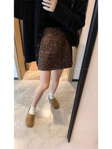 Women's leopard print retro skirt 2025 autumn and winter light mature style fashionable slim A-line short skirt boot skirt trendy