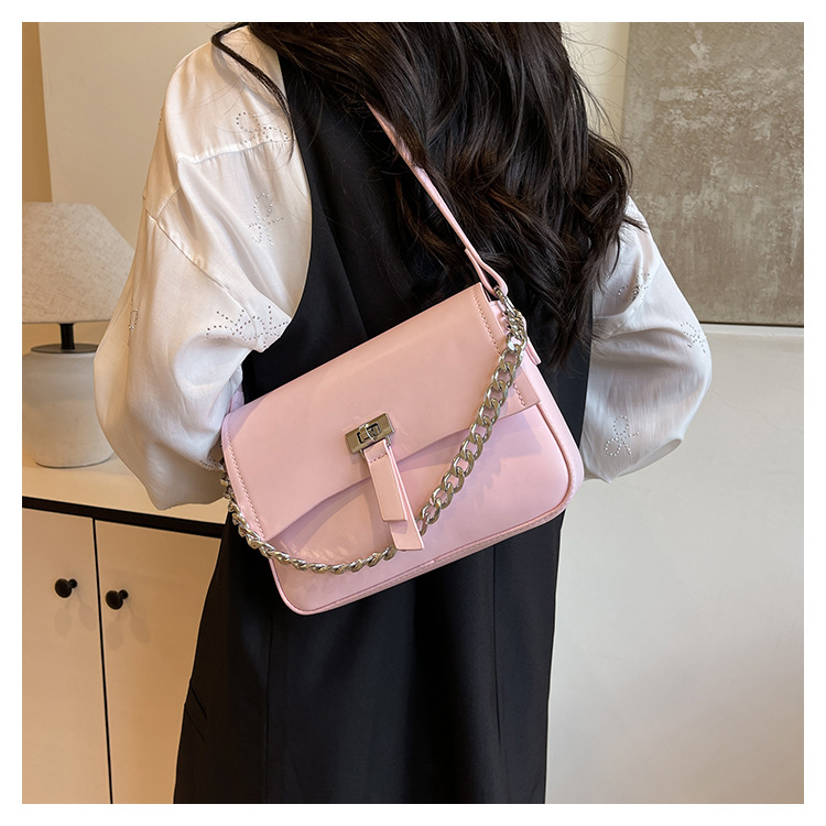 Mujeres PU Color Sólido Estilo Clásico Cuadrado Hebilla Magnética Bolso Bolso Bandolera display picture 6