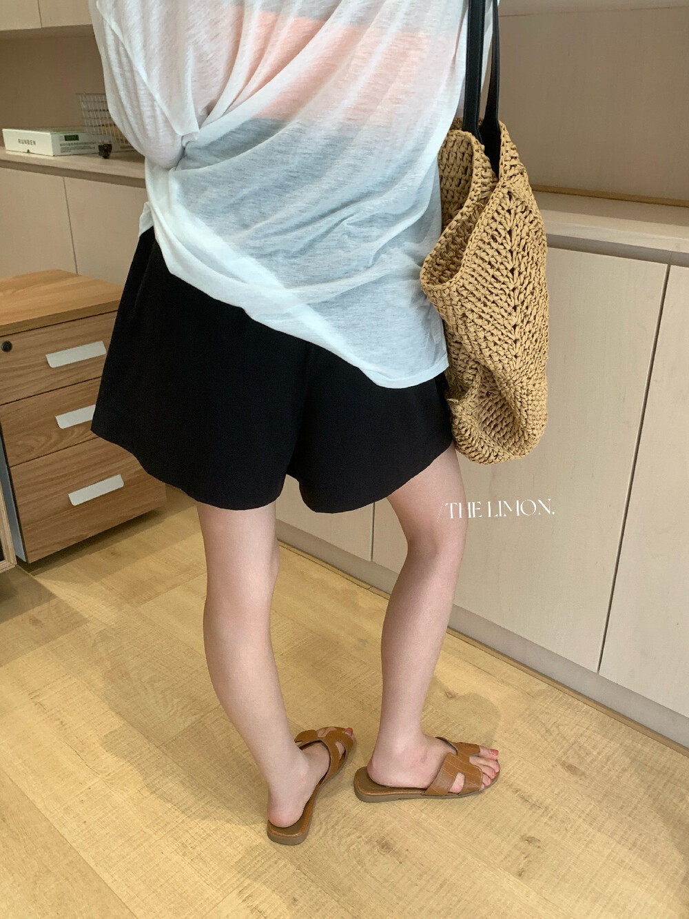Quần short nữ cạp cao ống rộng phong cách Hàn Quốc, thun lưng co giãn, dáng suông thoải mái — xám đậm, màu đen, xám nhạt, màu trắng chi tiết 30