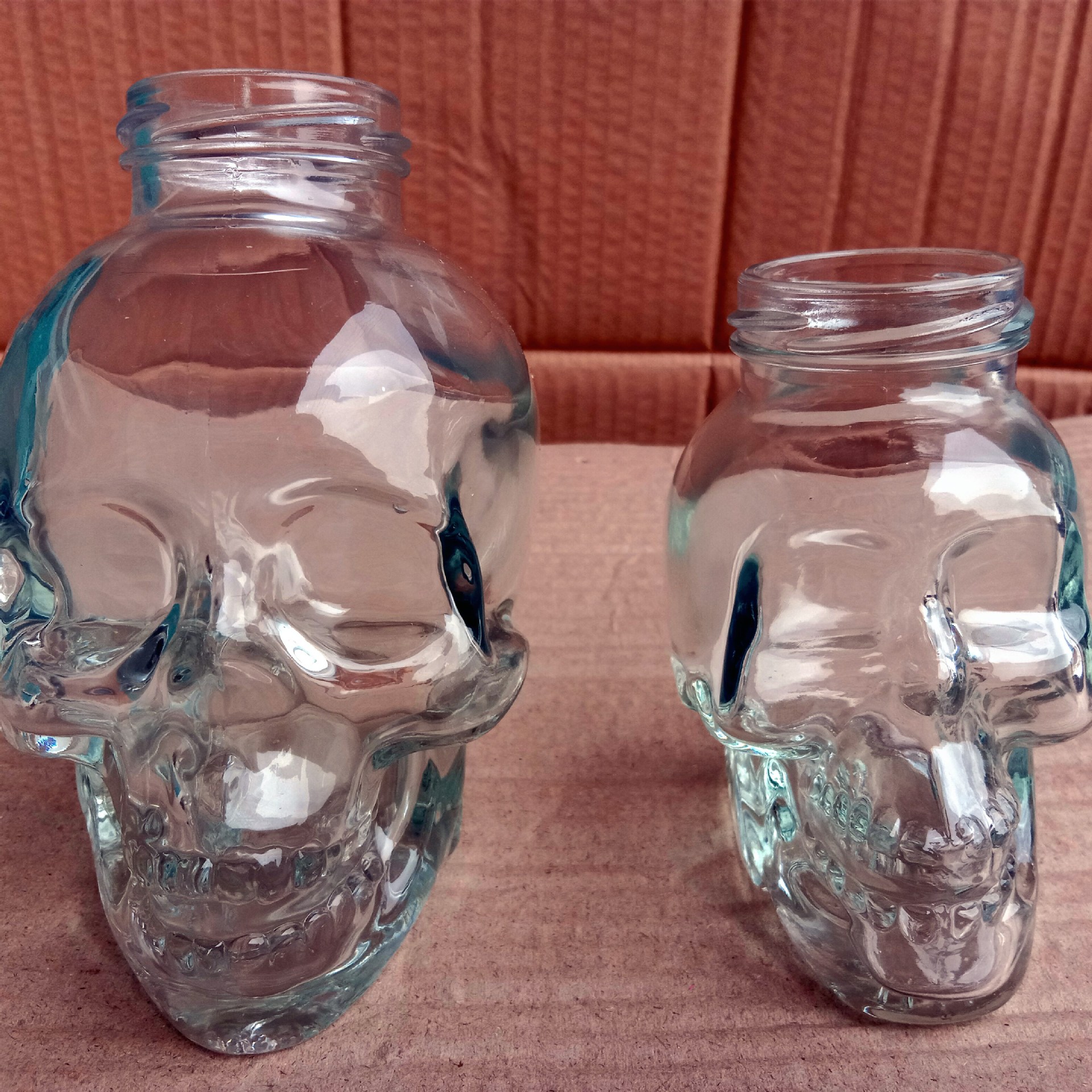 丝口骷髅头玻璃瓶小样酒瓶饮料瓶水烟骷颅头奶茶瓶冰镇冷饮瓶