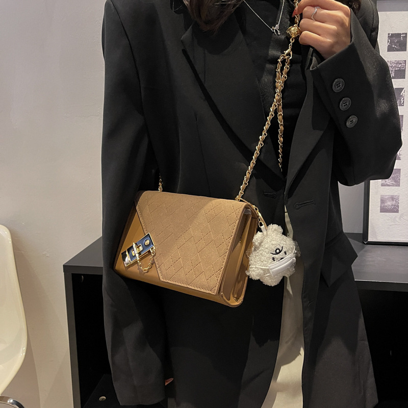 Otoño y invierno tendencia bolsos para mujeres 2025, nuevo bolso de moda universal, bolso cuadrado, cadena retro, bolso de hombro