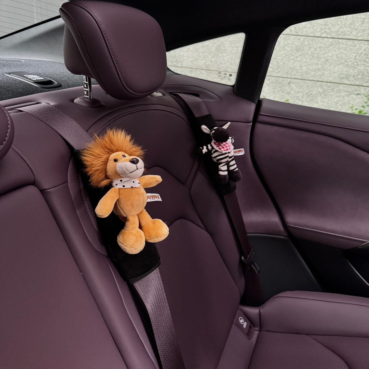 Zootopia Spring Series Nick and Judy Car Seatbelt Shoulder Pads Plush Doll Anti-Strangling Decoration