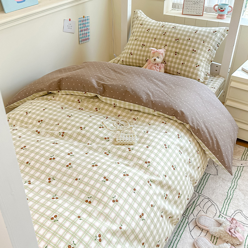 Cama fresca pequeña de cuatro piezas de algodón puro 2025 nuevo estilo dormitorio de estudiantes universitarios sábana edredón ropa de cama de tres piezas