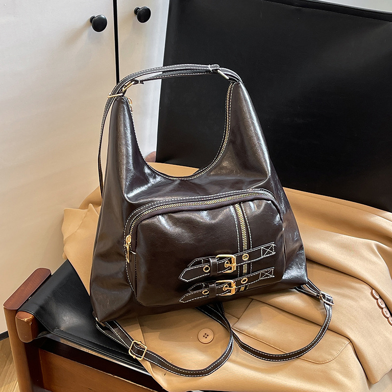 Nuevo bolso de mujer relajado retro estilo universitario bolso de hombro cinturón de botón de aguja decoración bolso de brazo de locomotora