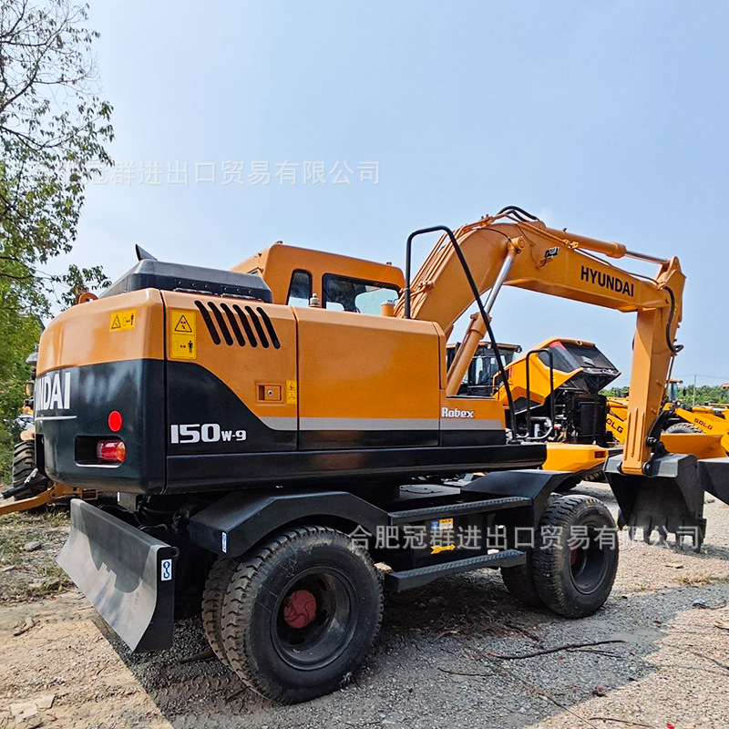 Excavadora HYUNDA moderna de segunda mano 150W - 9 ruedas para ingeniería de ecologización del paisaje municipal en buenas condiciones