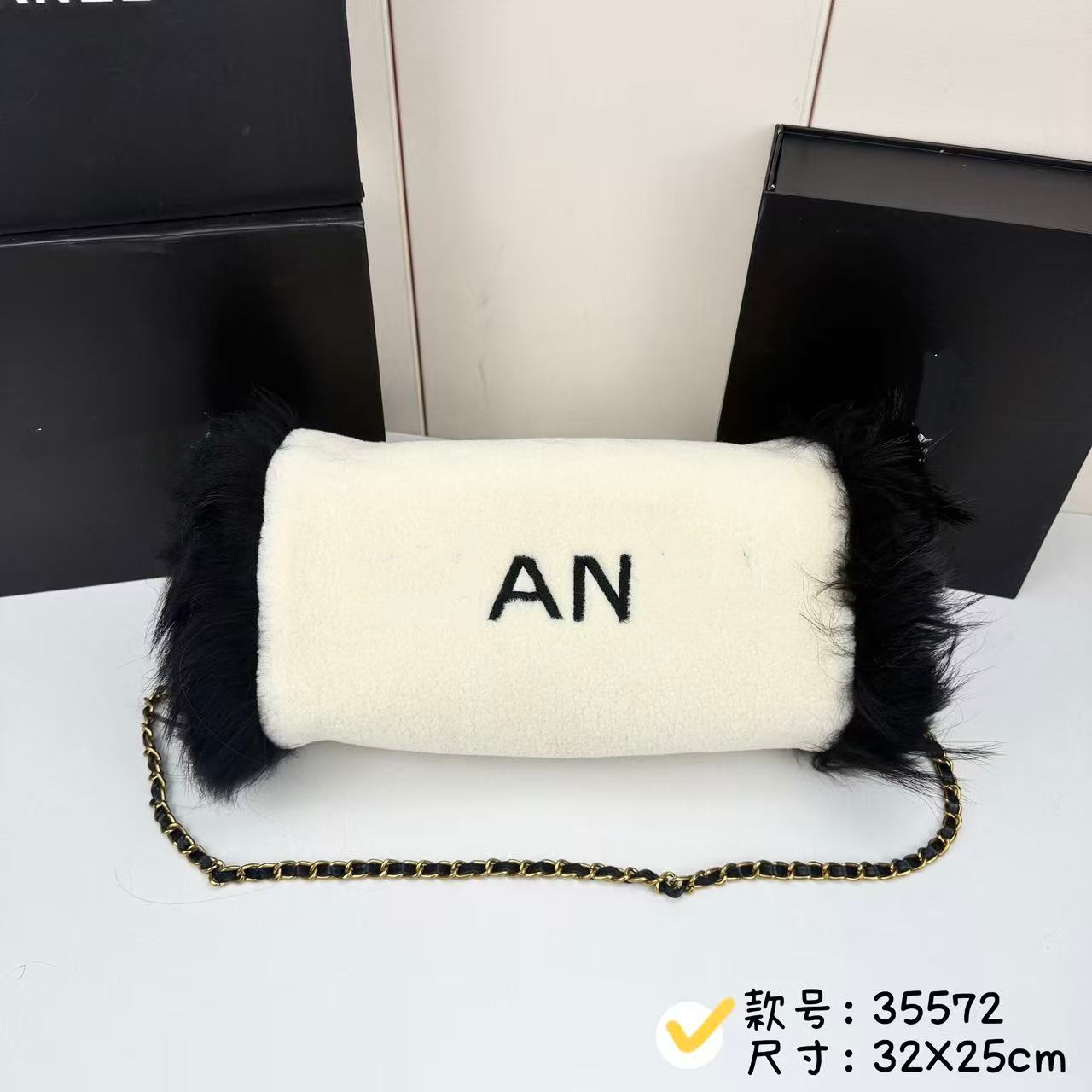 2025新款秋冬小香风保暖手捂包毛茸茸女生随身暖手筒暖手袋