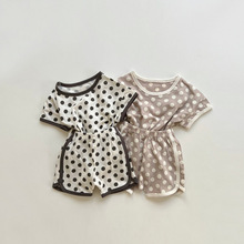 �n��ins�ļ�ͯ�b�Ҿӷ����b�A�c�ɐ۶����ѝ��Сͯ��Ů����˯��