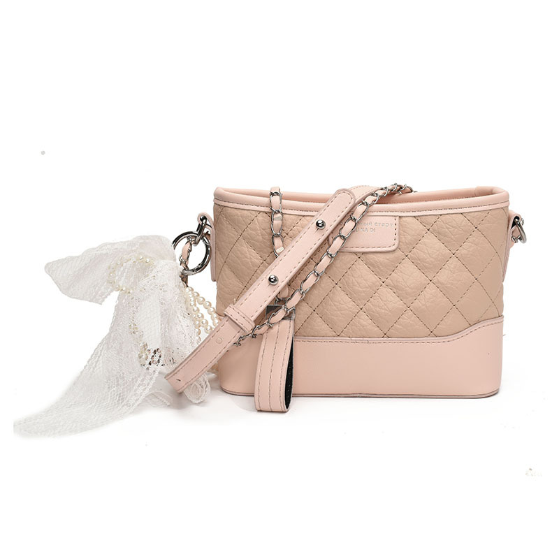 Xiaoxiangfeng Lingge Cadena Bolso callejero Mujer 2025 Nueva moda Bolso cuadrado pequeño Todo fósforo Bolso de hombro de alta gama