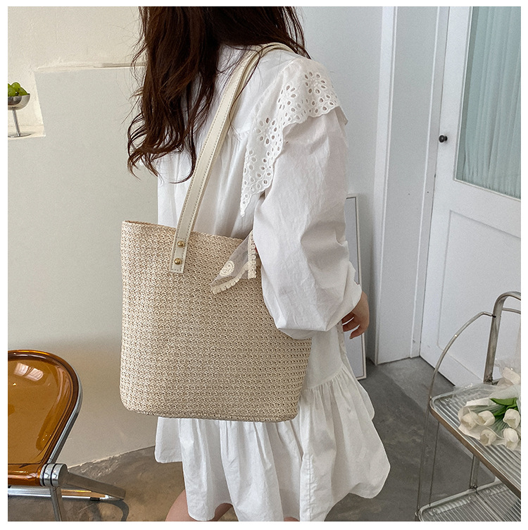 Women's Medium Straw Solid Color Vacation Beach Weave Bucket Zipper Bucket Bag display picture 15