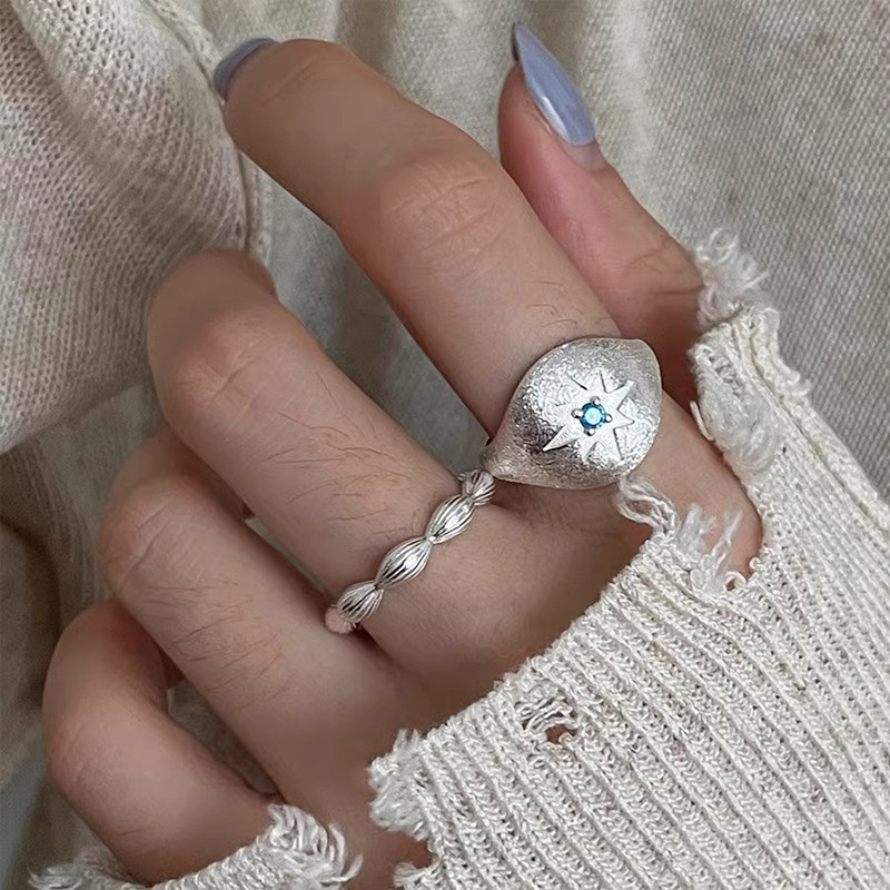 Designer Ring For Women Gold Eight Pointed Star Handcrafted Luxury_voghion.com