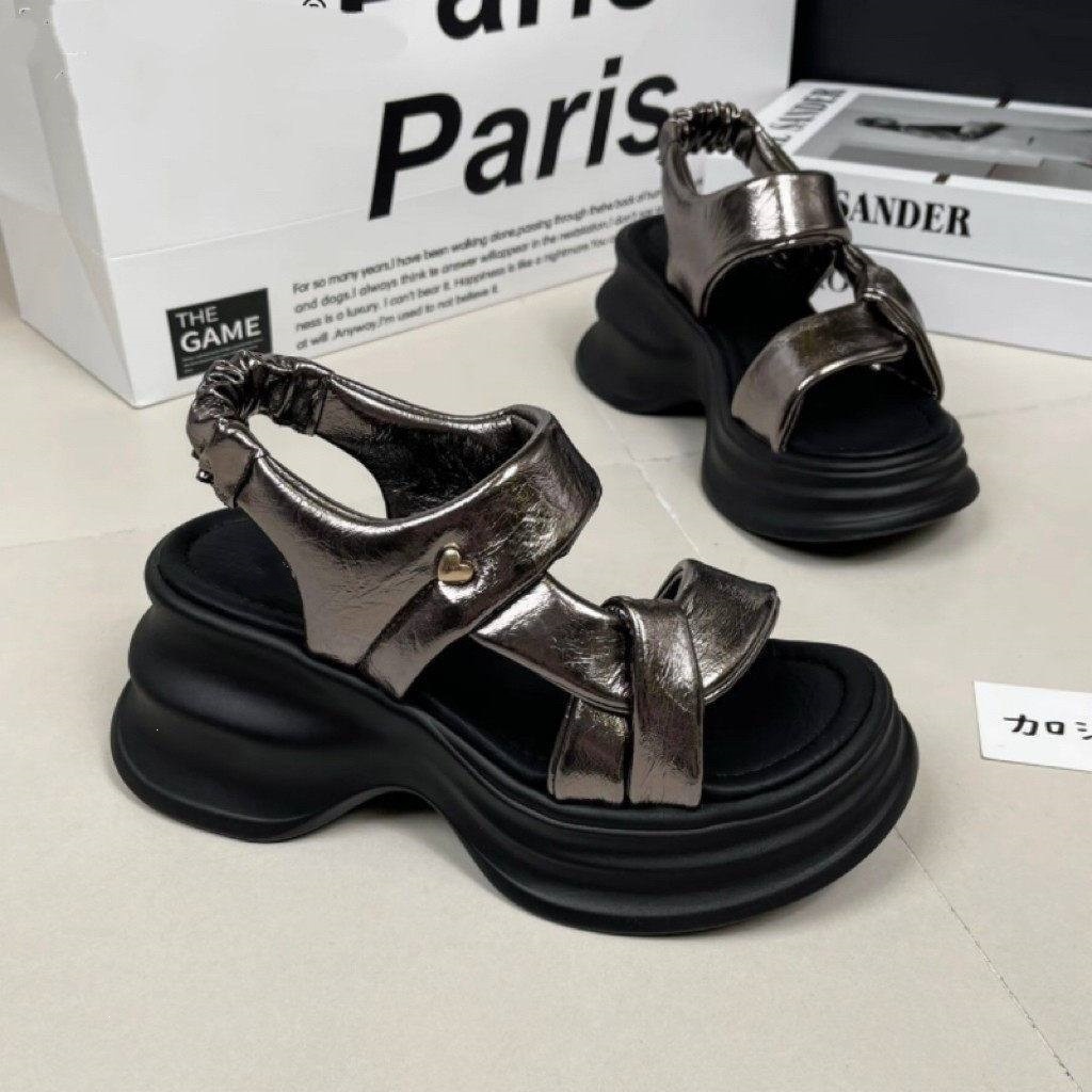 Muffin de fondo grueso para aumentar la altura de las sandalias romanas de mujer 2026 verano nuevo zapatos de playa para usar fuera de verano