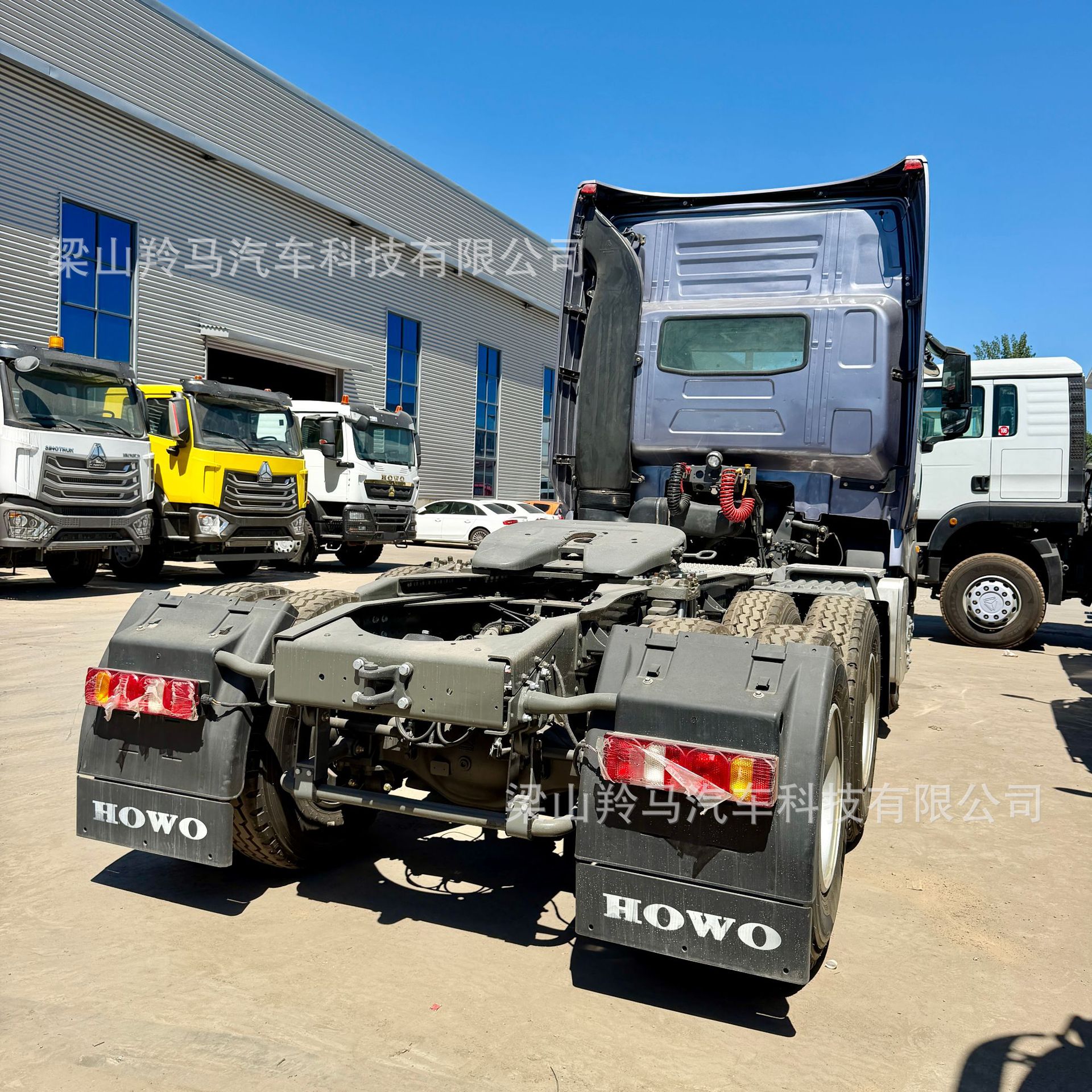 Exported Sinotruk HOWO T7H6X4 tractor head, HOWO semi-trailer heavy-duty 500 horsepower trailer head
