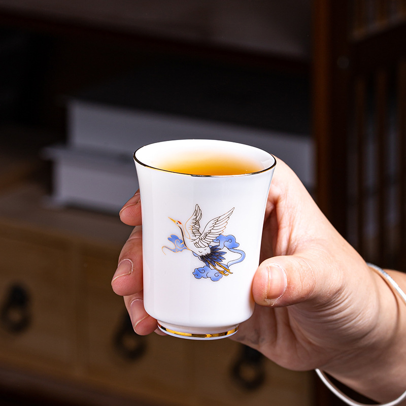 골드 절묘한 컵을 추적하는 클라우드 크레인