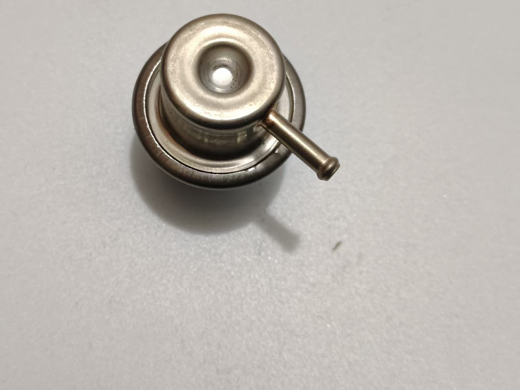 0000781889 Is Suitable for Mercedes-Benz W111/104/120/119 Fuel Pressure Regulator, Available in Stock