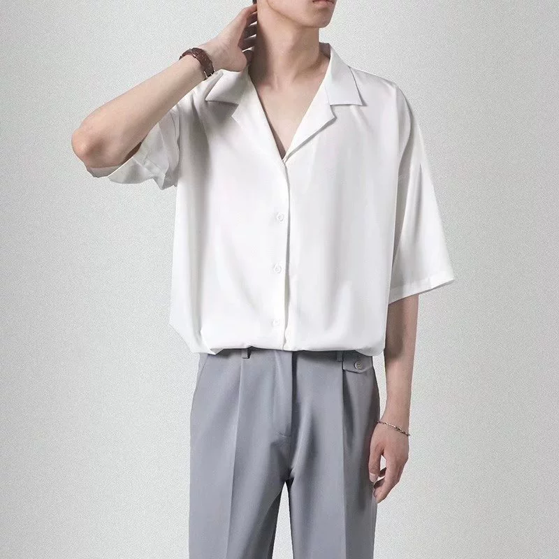 Тонкая рубашка с короткими рукавами из ледяной шелка 2022 новая летняя корейская версия повседневного дикого костюмирования воротник сплошной рубашка с пятью рукавами
