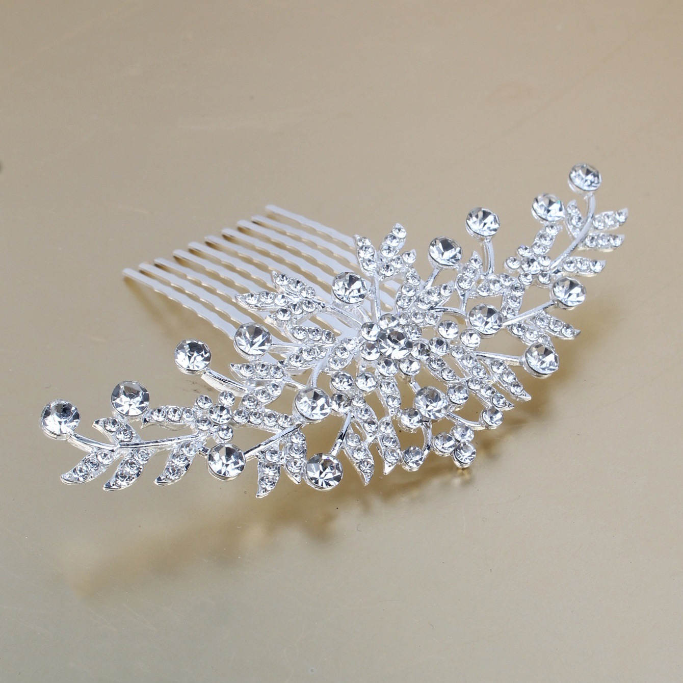 18g Weight Hair Combs Hair Accessories Type Rhinestones Inlay Material 1 Piece Quantity Wedding Occasion Alloy Material Flower Pattern Spring&Summer Season Women's Gender Inlay Design Classic Style Style Classic Style Women's Flower Alloy Inlay Rhinestones Hair Combs 1