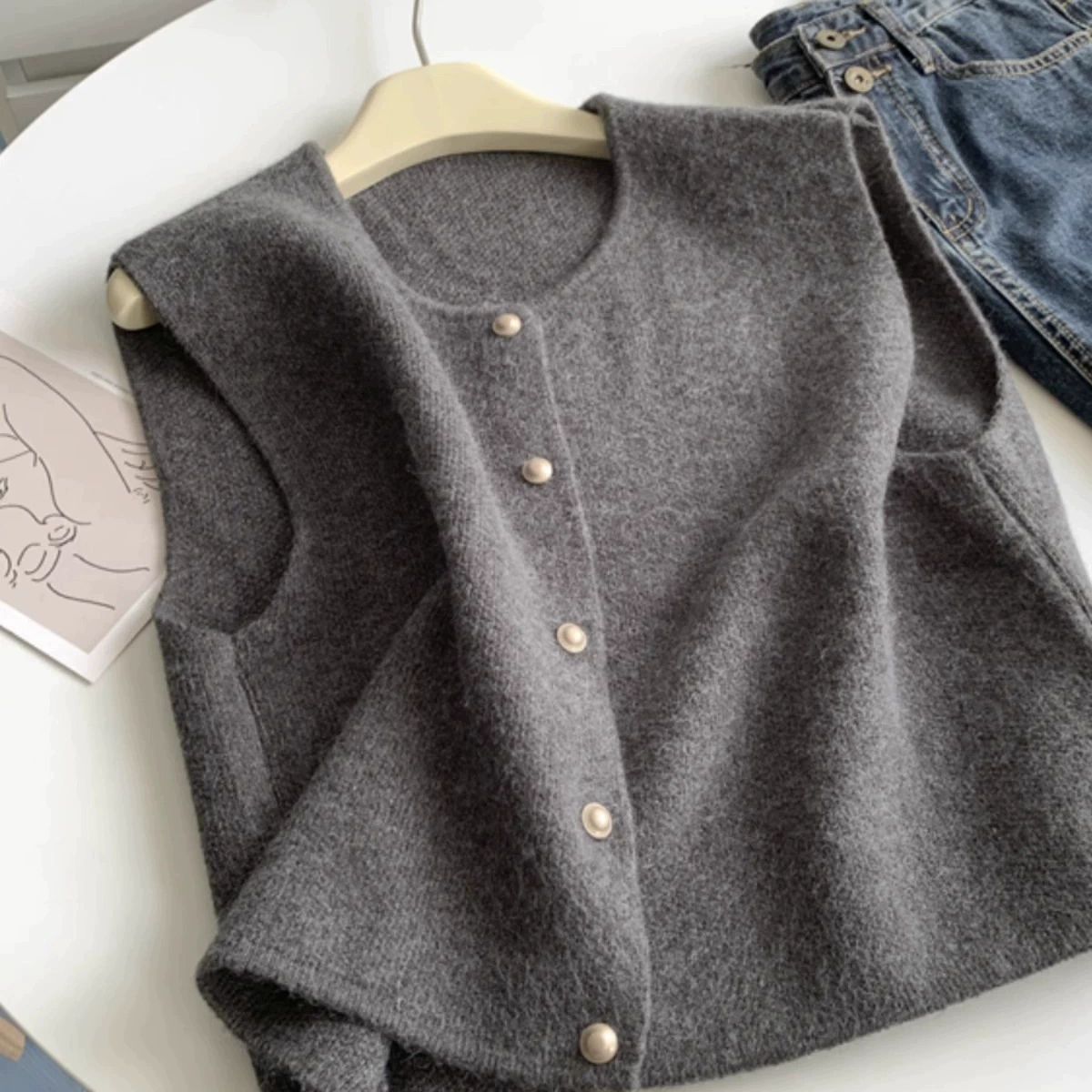 Нежный однобортный золотой пуговицы темперамент дикий трикотажный жилет женский осенний и зимний стек