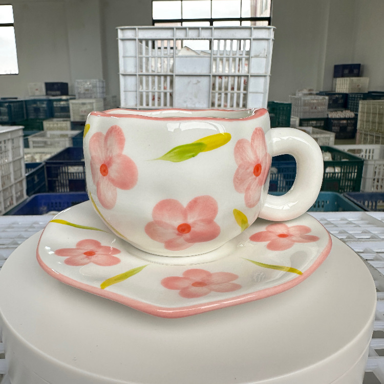 Tazas y platos de cerámica de flores retro de estilo coreano, tazas y platos de café irregular pellizcado a mano, tazas y platos de té de la tarde