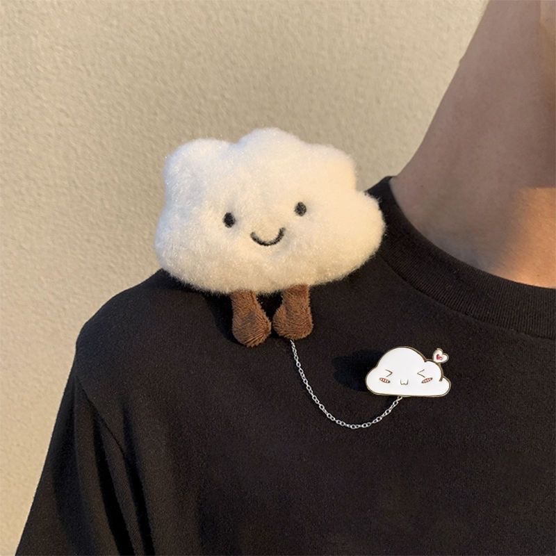 Cadena de dibujos animados broches de pelusa lindas muñecas pines creativos accesorios de pareja al por mayor joyas colgantes nicho