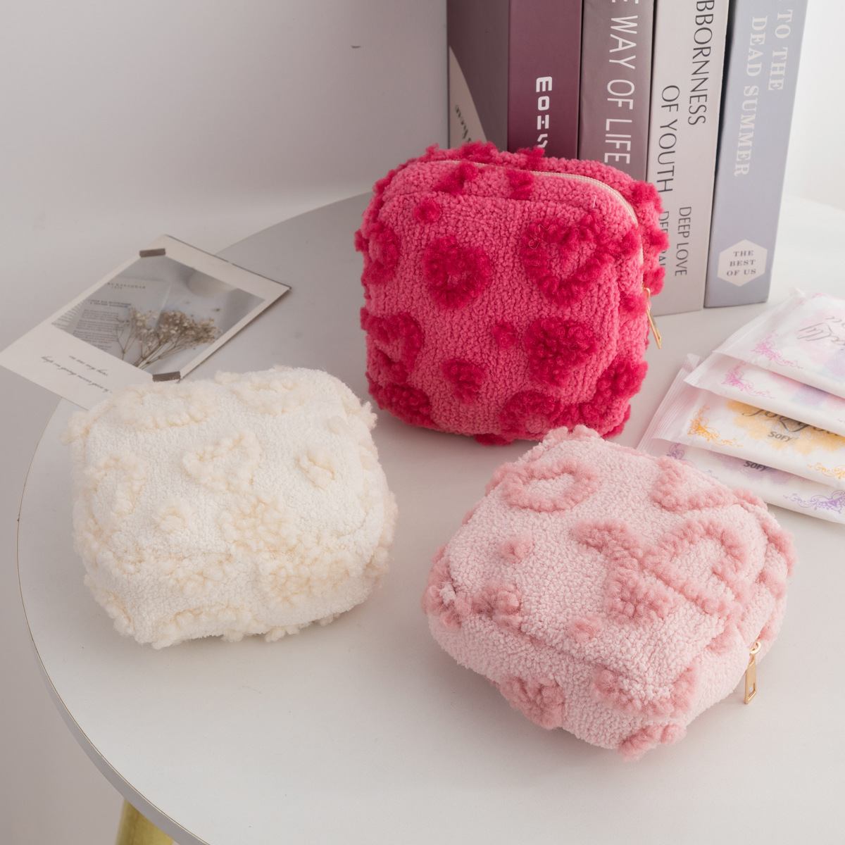 새로운 사랑 플러시 화장품 가방, 생리대 보관 가방, 여행용 휴대용 보관 가방, 세면 용품 가방, 동전 지갑