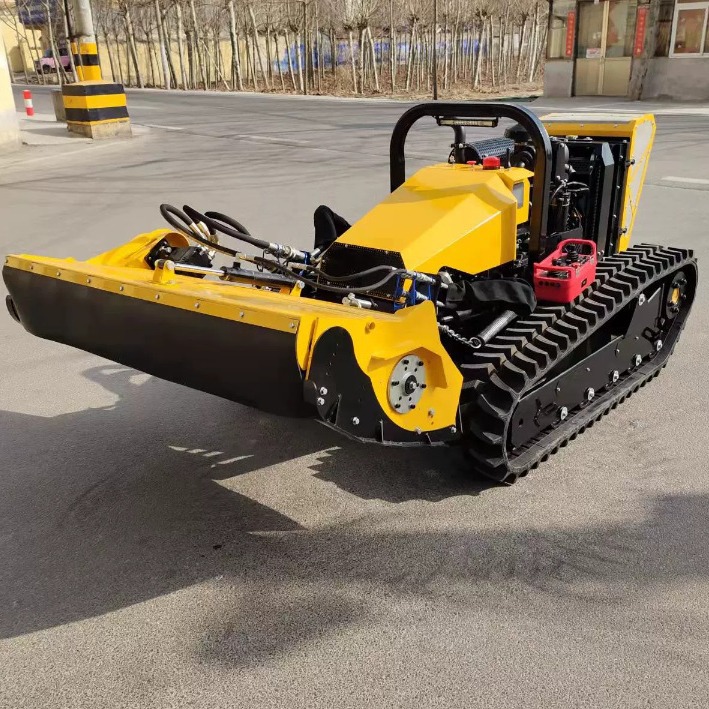 球场草坪割草机超大斜坡遥控自动除草机自行走履带堤坝陡坡碎草机