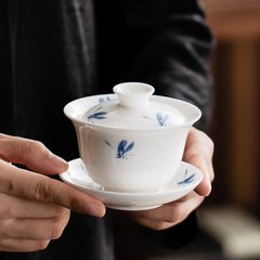 羊脂の玉の磁器の3才は碗の胡蝶蘭をかぶせます。