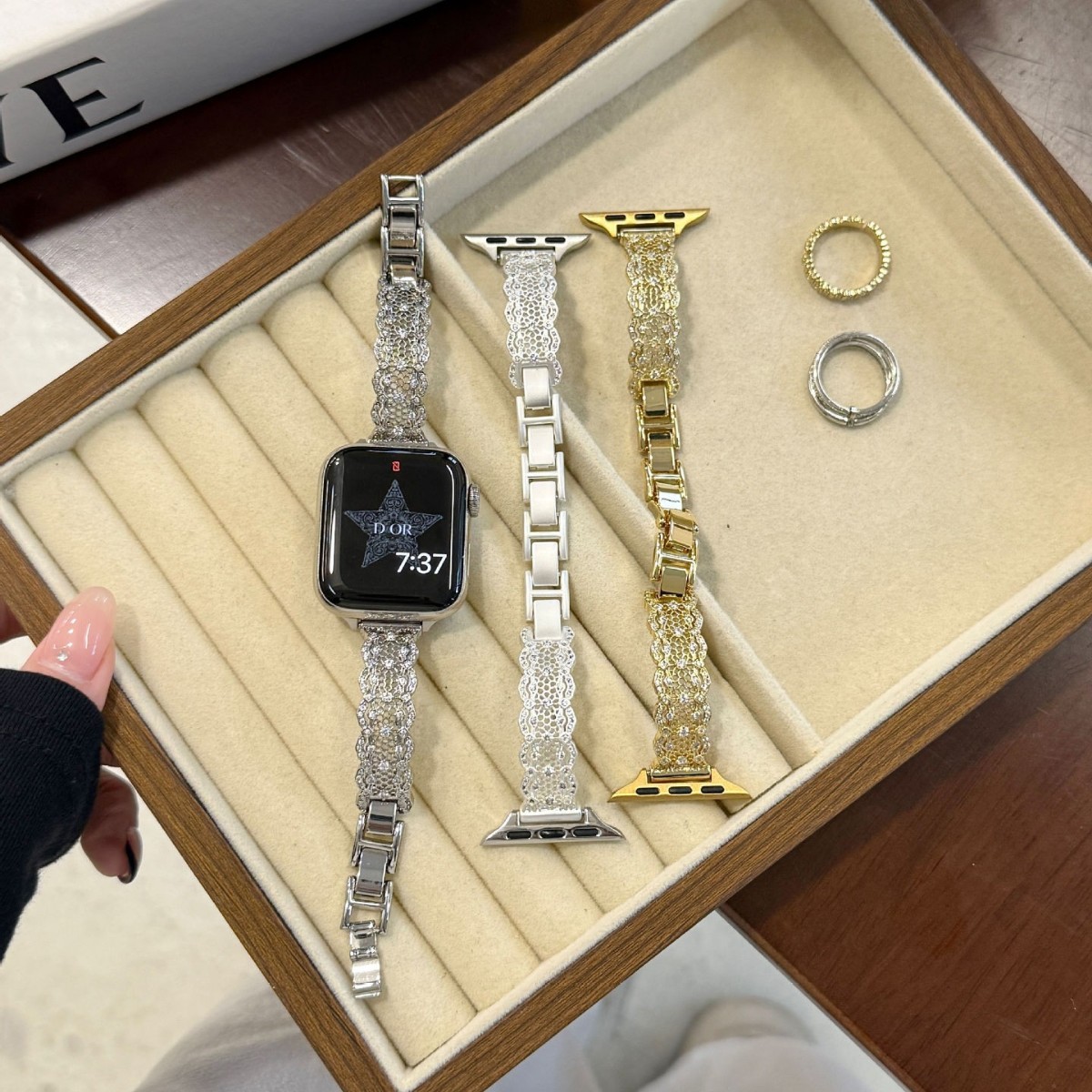 Suitable for Apple S11 Watch Strap 1-10 Generation Watch Women's Lace Flash Diamond Metal Xiaomi 10/9 Huawei Fit4/3