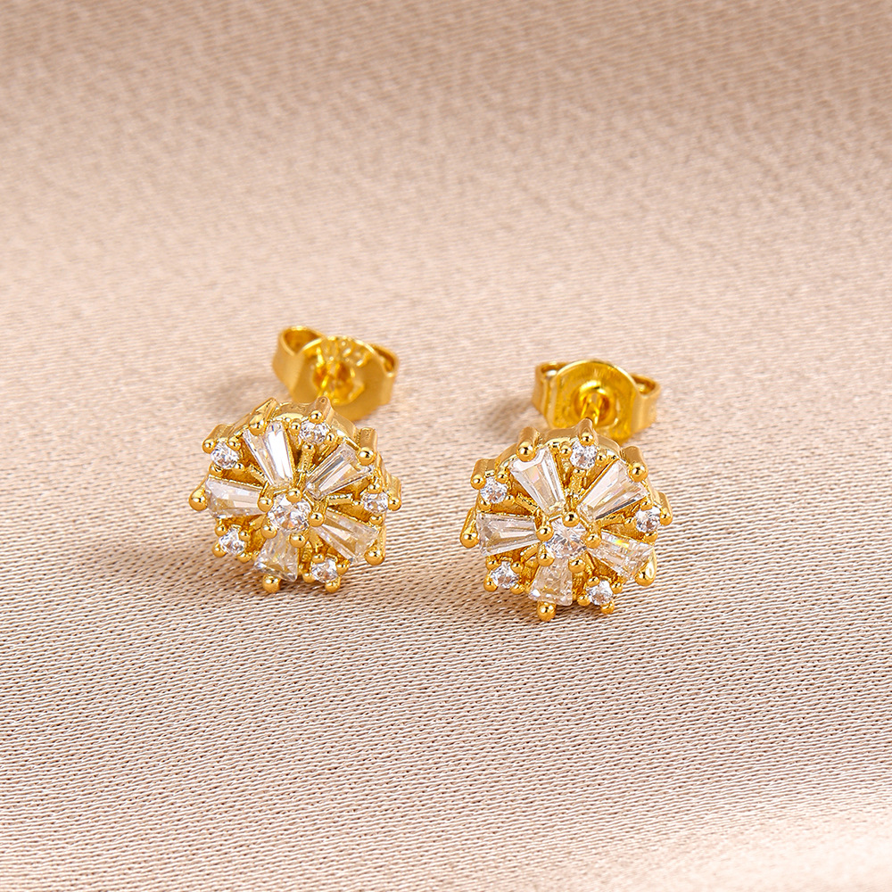 7g Weight Copper Ear Needle Material 18K Gold Plated Plating Material Zircon Inlay Material Ear Studs Classification 1 Piece Quantity Daily Occasion Copper Material Geometric, Heart Shape, Crown Pattern All Seasons Season Women's Gender Inlay Design Sweet Style 1 Piece Sweet Geometric Heart Shape Crown Inlay Copper Zircon 18K Gold Plated Ear Studs 11
