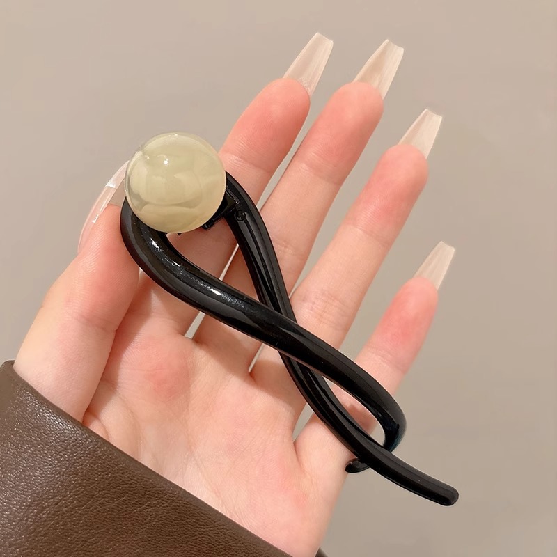 Pinza para el cabello de una palabra de temperamento simple clip giratorio de la parte posterior de la cabeza de las mujeres 2025 nuevo clip de agarre para el cabello de placa retro clip de boca de pato tocado