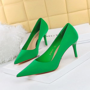 18249 - A2 han edition age season fashion contracted fine with shallow mouth pointed satin heels for women's shoes with 