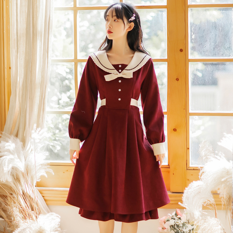新年红色桔梗法式复古连衣裙赫本小红裙收腰显瘦气质2024春季新款
