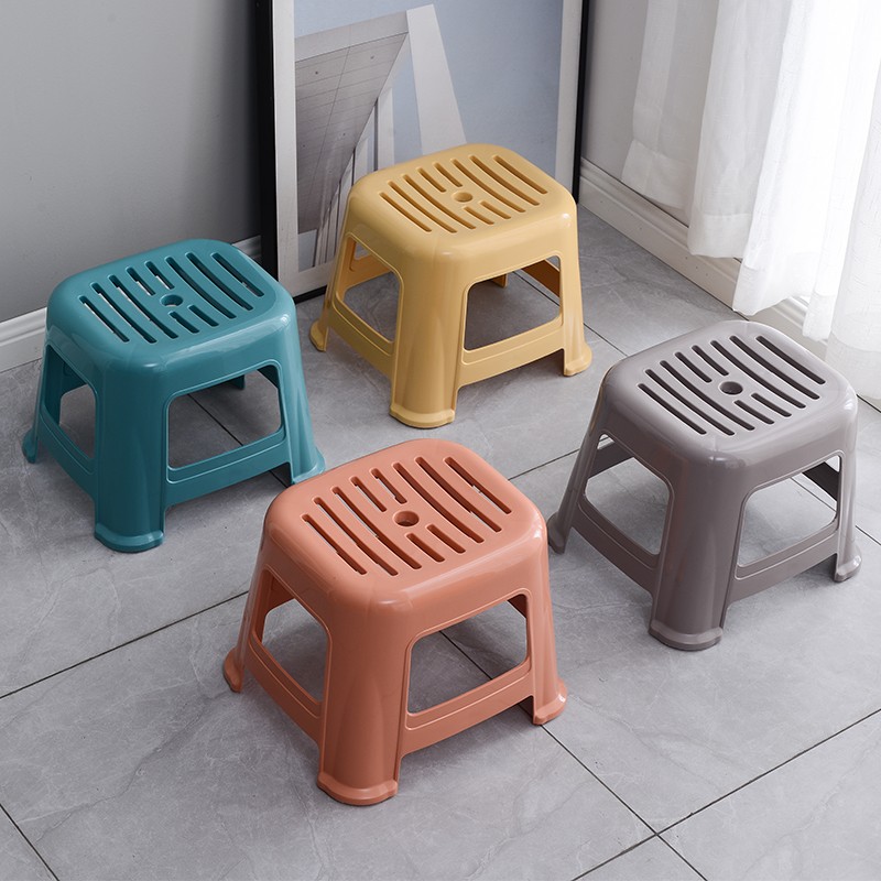 Plastic children's non-slip stepladder for home use