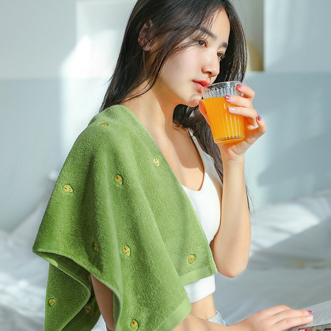 녹색/아보카도 자수