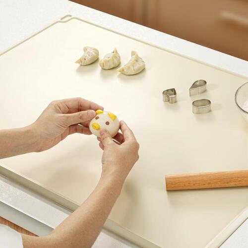 Extra large and thick pure silicone kneading mat for household food grade kneading mat thickened non-slip rolling mat for making dumplings