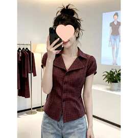 韩系气质小众气质设计感衬衣女复古酒红色格纹短袖收腰翻领衬衫女