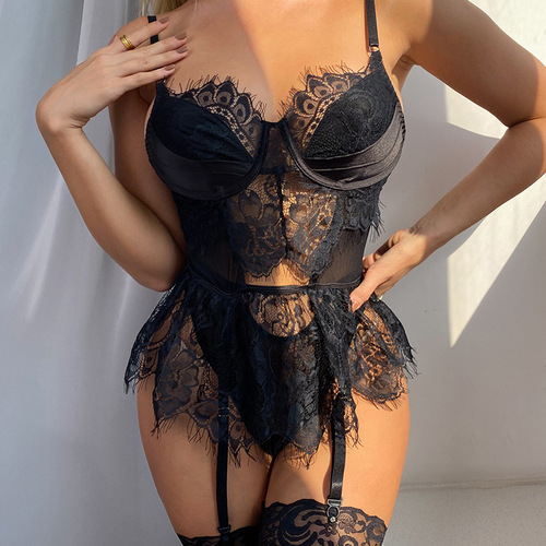 European and American sexy lingerie three-point style 2024 Lacey sexy women's suit three-piece set with steel ring garter belt bunny girl