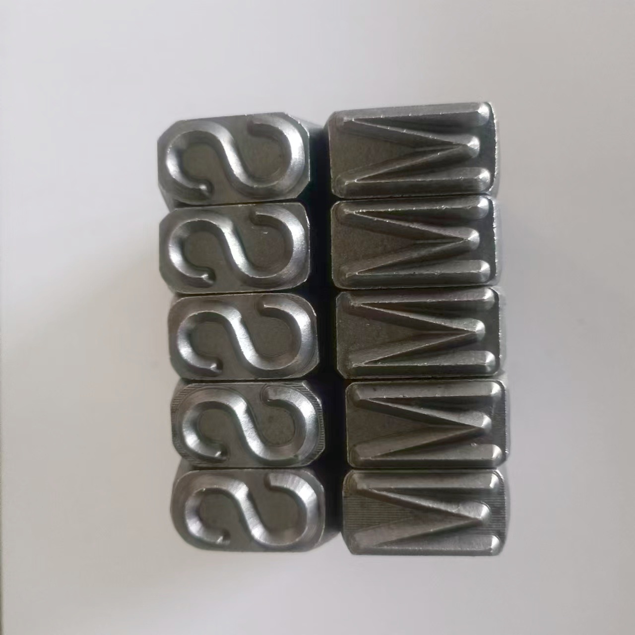 고정 금형 공구 금형 롤링 휠 용접 스틸 인쇄 기계 인쇄 조합 금형 오목 및 볼록 스틸 인쇄 디지털 문자 한