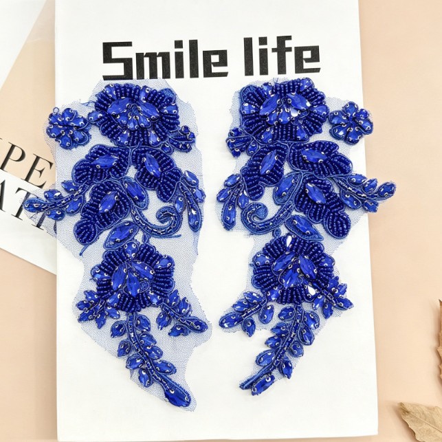 Azul tibetano de la industria pesada perlas de clavos simétricas flor decal vestido cheongsam grupo difundir ropa de baile cuello accesorios de decoración transfronterizos
