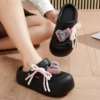Black [foot pattern]
