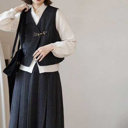 "Line Drawing Workshop" "Hogwarts" Vintage Plaid Woolen Suit/Pleated Overskirt/Vest suit