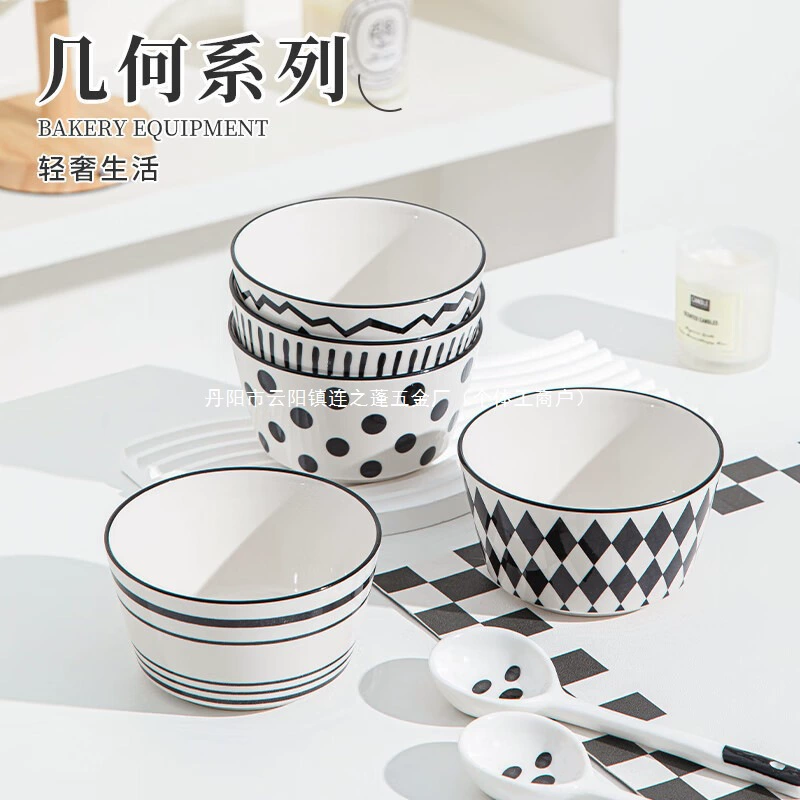 Цветные миски и тарелки с подглазурной глазурью. Простые черно-белые рисовые миски в стиле Хепберн для домашнего использования. Новые высококачественные рисовые миски в горошек 2023 года.