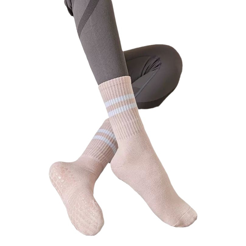Calcetines de yoga calcetines de media pantorrilla para mujer Calcetines deportivos de color sólido de silicona antideslizante profesional especial para interiores Fitness Pilates para mujer
