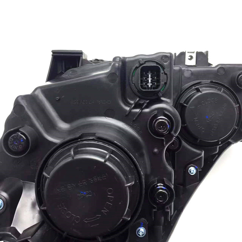Applicable to 09-12 Beijing Hyundai iX35 headlight assembly old iX35 headlight head lighting original