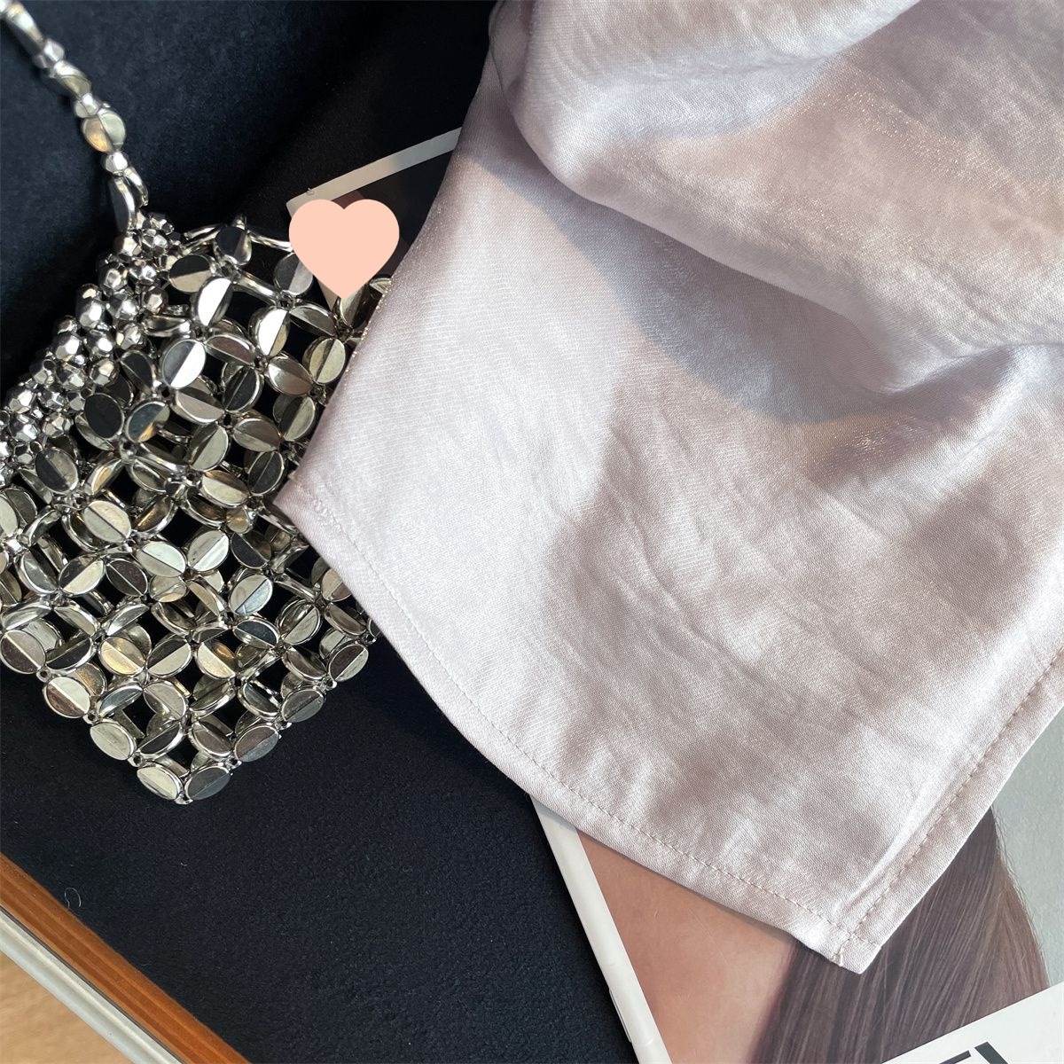 White three dimensional summer shirt sleevless