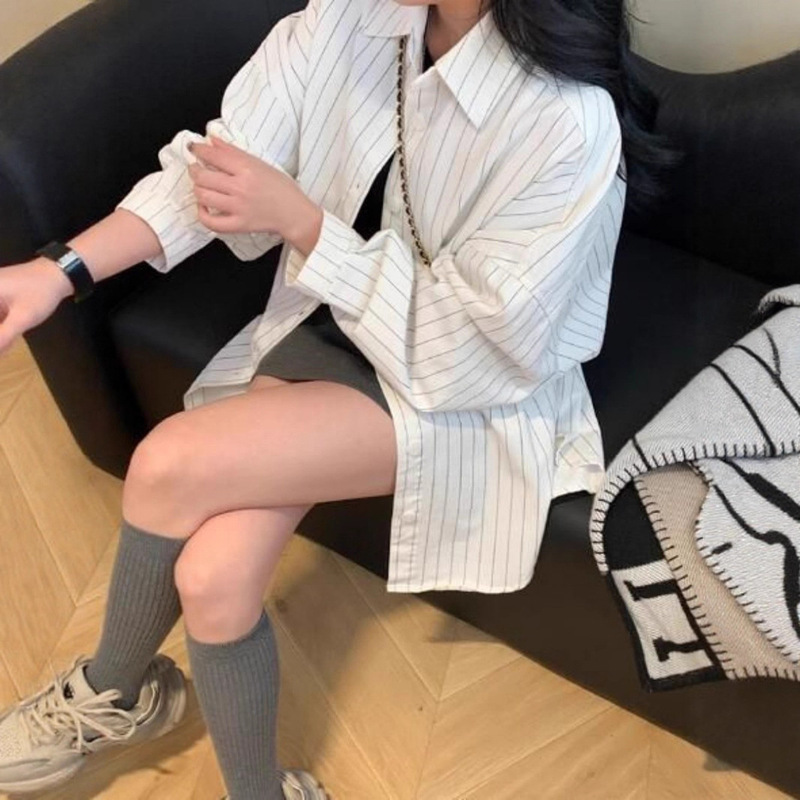Spring and Autumn Slimming Japanese-Style White Striped Shirt for Women with a Sense of Design, Petite Double Pocket, Plus-Size Casual Loose Shirt Spring and Autumn Slimming Japanese-Style White Striped Shirt for Women with a Sense of Design, Petite Double Pocket, Plus-Size Casual Loose Shirt