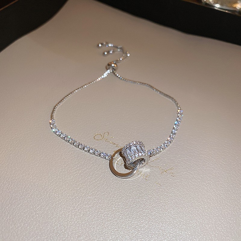 Pulsera de flores de metal transfronteriza europea y americana, nicho femenino, sentido de alta gama, pulsera simple y versátil, accesorios de joyería de lujo ligeros de moda