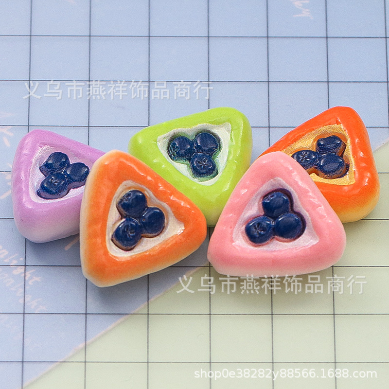树脂配件DIY奶油胶仿真食玩发夹洞洞鞋扣饰品 卡通蓝莓三角蛋挞