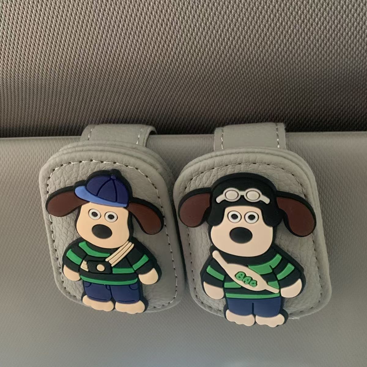 Car Glasses Clip Car Sun Visor Storage Artifact Multi-Functional Creative Cartoon Sunglasses Card Bill Clip
