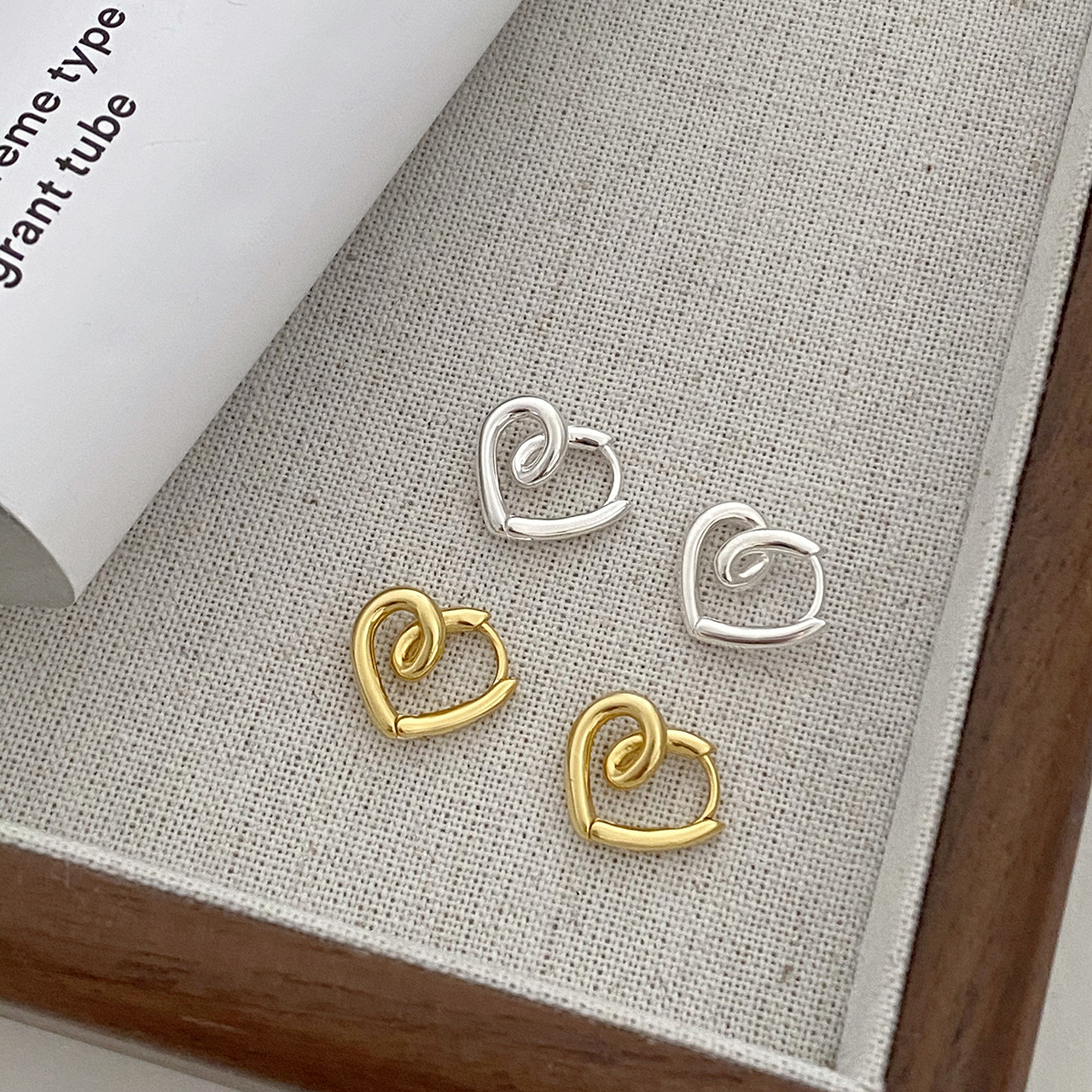 1 Pair Simple Style Heart Shape Plating Sterling Silver Gold Plated Ear Studs display picture 4